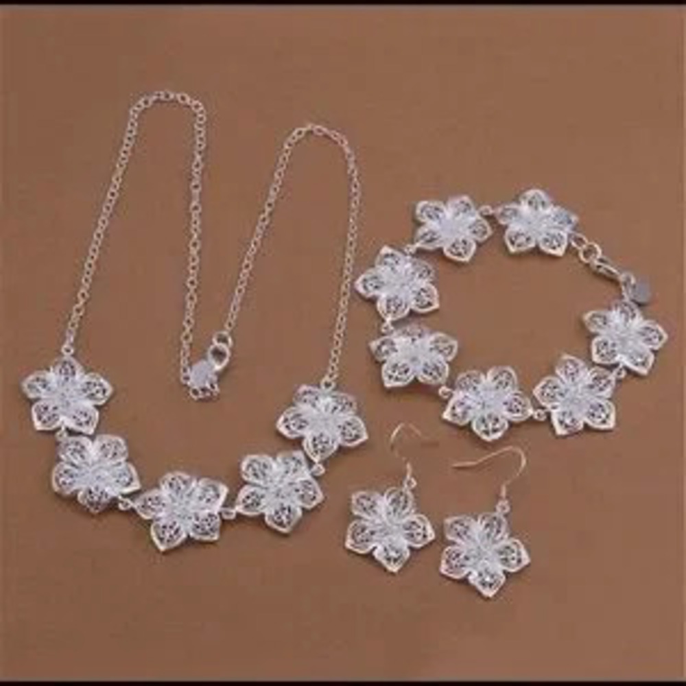 Flower Retro Silver Necklace Earrings?Bracelet Set